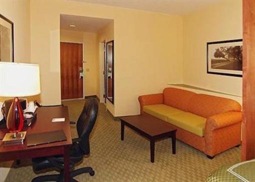 фото отеля Holiday Inn Express & Suites - Harrisburg West