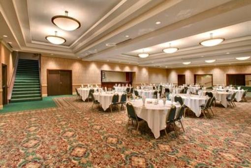 фото отеля Holiday Inn Dubuque