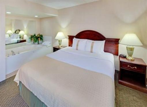 фото отеля Holiday Inn Dubuque