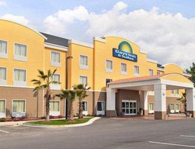 фото отеля Days Inn & Suites Port Wentworth-North Savannah