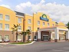 фото отеля Days Inn & Suites Port Wentworth-North Savannah