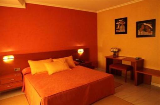 фото отеля Hotel Dinajan