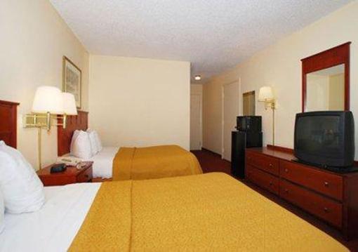 фото отеля Quality Inn East Indianapolis