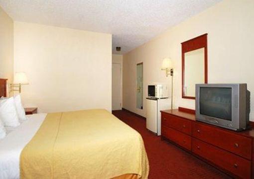 фото отеля Quality Inn East Indianapolis