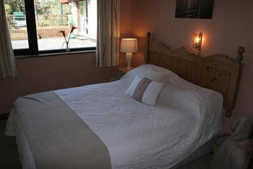 фото отеля Woodview Lodge B&B Castlebar