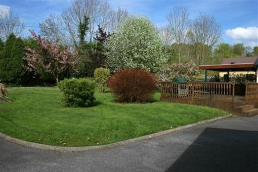 фото отеля Woodview Lodge B&B Castlebar