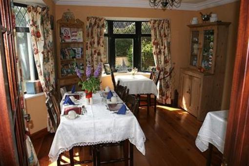 фото отеля Woodview Lodge B&B Castlebar