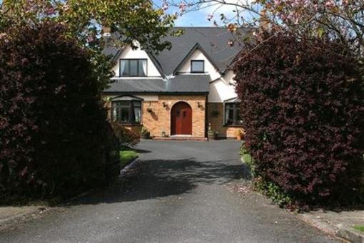 фото отеля Woodview Lodge B&B Castlebar