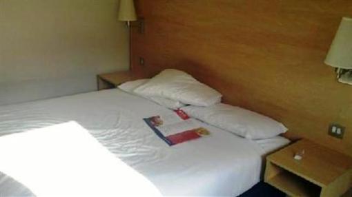 фото отеля Travelodge Gatwick Airport