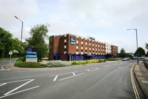 фото отеля Travelodge Gatwick Airport