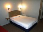 фото отеля Travelodge Gatwick Airport