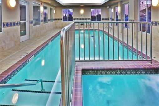 фото отеля Holiday Inn Express Hotel & Suites Miami