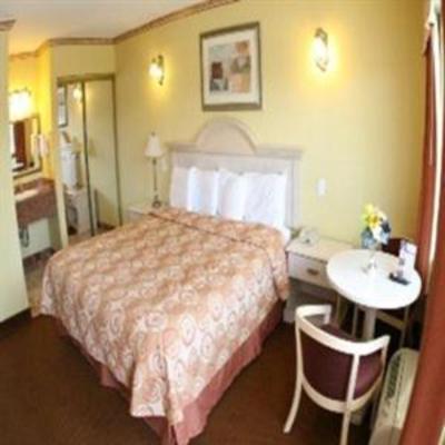 фото отеля Glen Capri Inn & Suites - San Fernando Road