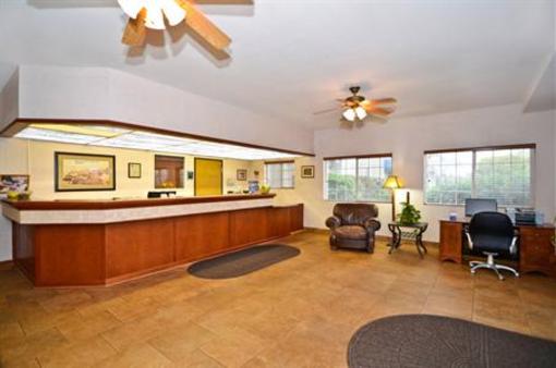 фото отеля Best Western Oak Meadows Inn