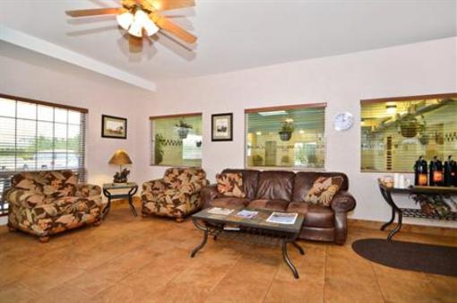 фото отеля Best Western Oak Meadows Inn