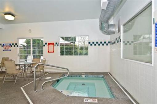 фото отеля Best Western Oak Meadows Inn