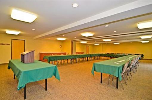 фото отеля Best Western Oak Meadows Inn