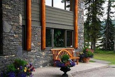 фото отеля Mountaineer Lodge