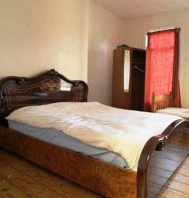 фото отеля The Linen House Hostel