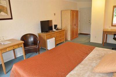 фото отеля Summerland Motel