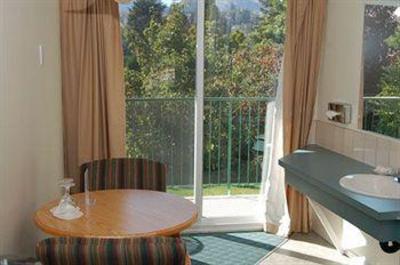 фото отеля Summerland Motel