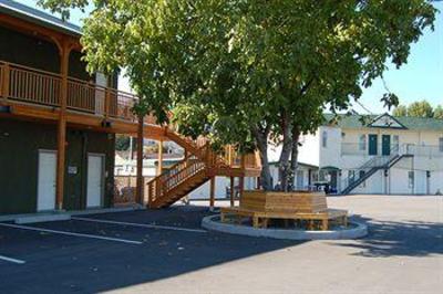 фото отеля Summerland Motel