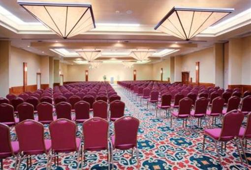 фото отеля Holiday Inn Visalia Hotel & Conf Center