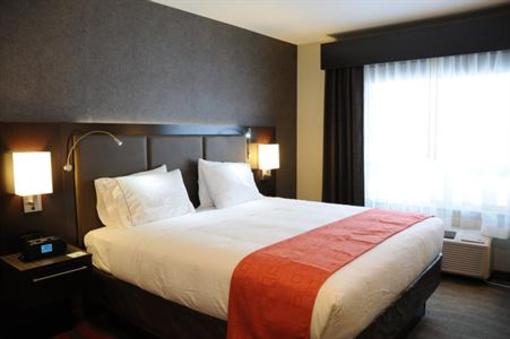 фото отеля Holiday Inn Express Hotel & Suites Bonnyville