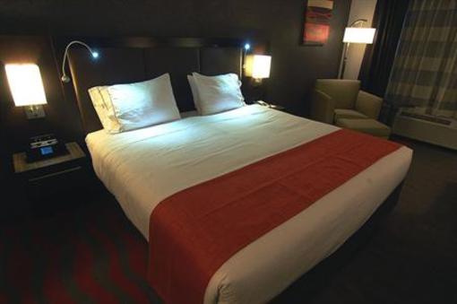 фото отеля Holiday Inn Express Hotel & Suites Bonnyville