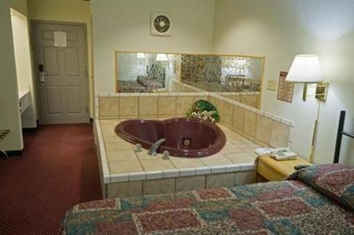 фото отеля Americas Best Value Inn Chattanooga North