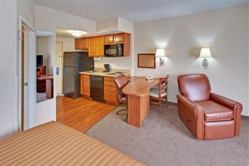 фото отеля Candlewood Suites Airport Omaha