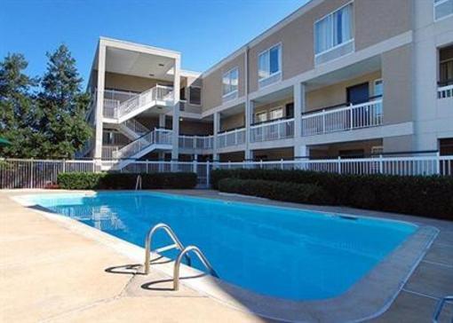 фото отеля Quality Inn & Suites Durham (North Carolina)