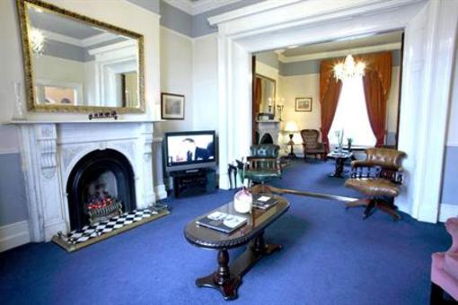 фото отеля Charleville Lodge