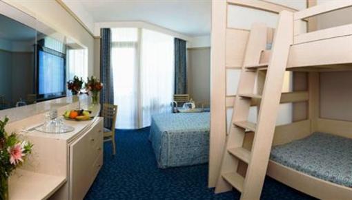 фото отеля Golden Coast Resort Hotel