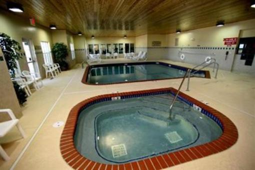фото отеля Country Inn & Suites Kansas City at Village West