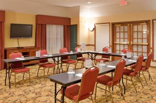 фото отеля Country Inn & Suites Kansas City at Village West