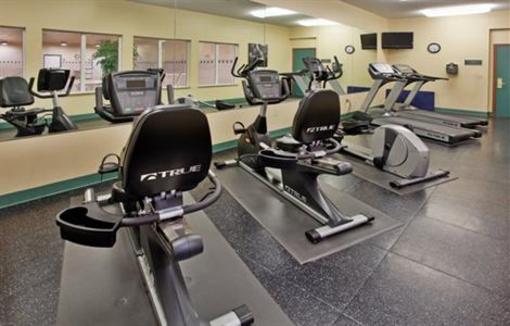 фото отеля Country Inn & Suites Kansas City at Village West