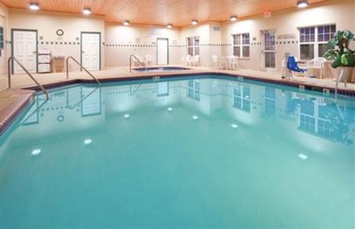фото отеля Country Inn & Suites Kansas City at Village West