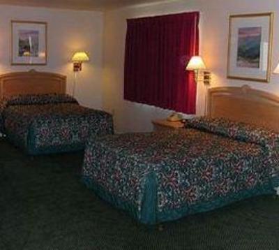 фото отеля Green Lantern Inn & Suites