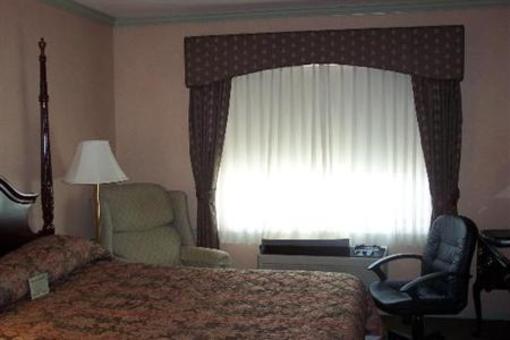 фото отеля Holiday Inn Express Puyallup (Tacoma Area)