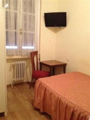 фото отеля Hostal Concepcion Arenal Madrid