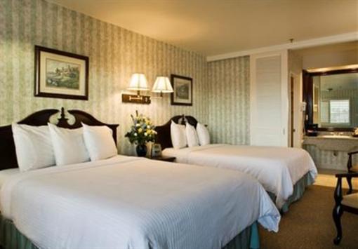 фото отеля Carousel Inn and Suites
