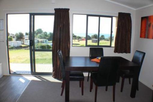 фото отеля Bowentown Beach Holiday Park Resorts Waihi Beach