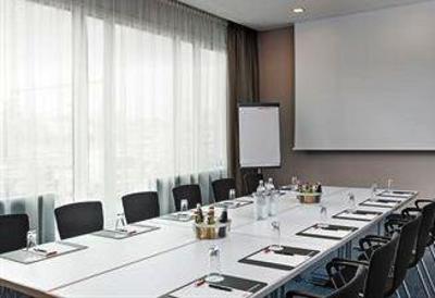 фото отеля Intercityhotel Darmstadt