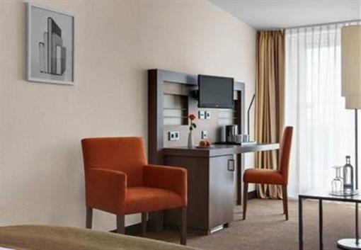 фото отеля Intercityhotel Darmstadt
