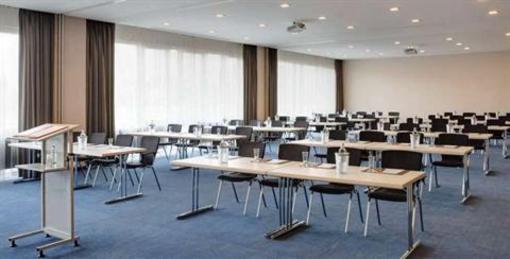 фото отеля Intercityhotel Darmstadt
