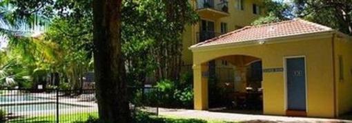 фото отеля Sanctuary Lake Apartments