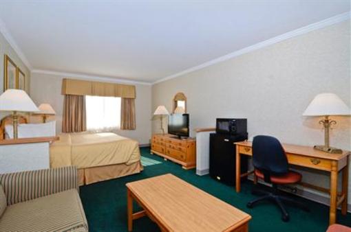 фото отеля Best Western Pioneer Inn & Suites Escanaba
