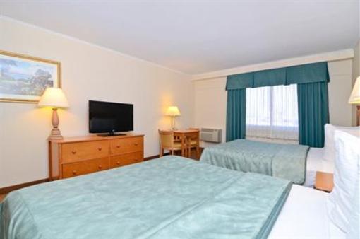 фото отеля Best Western Pioneer Inn & Suites Escanaba