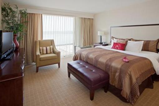 фото отеля Crowne Plaza Hotel Old Town Alexandria